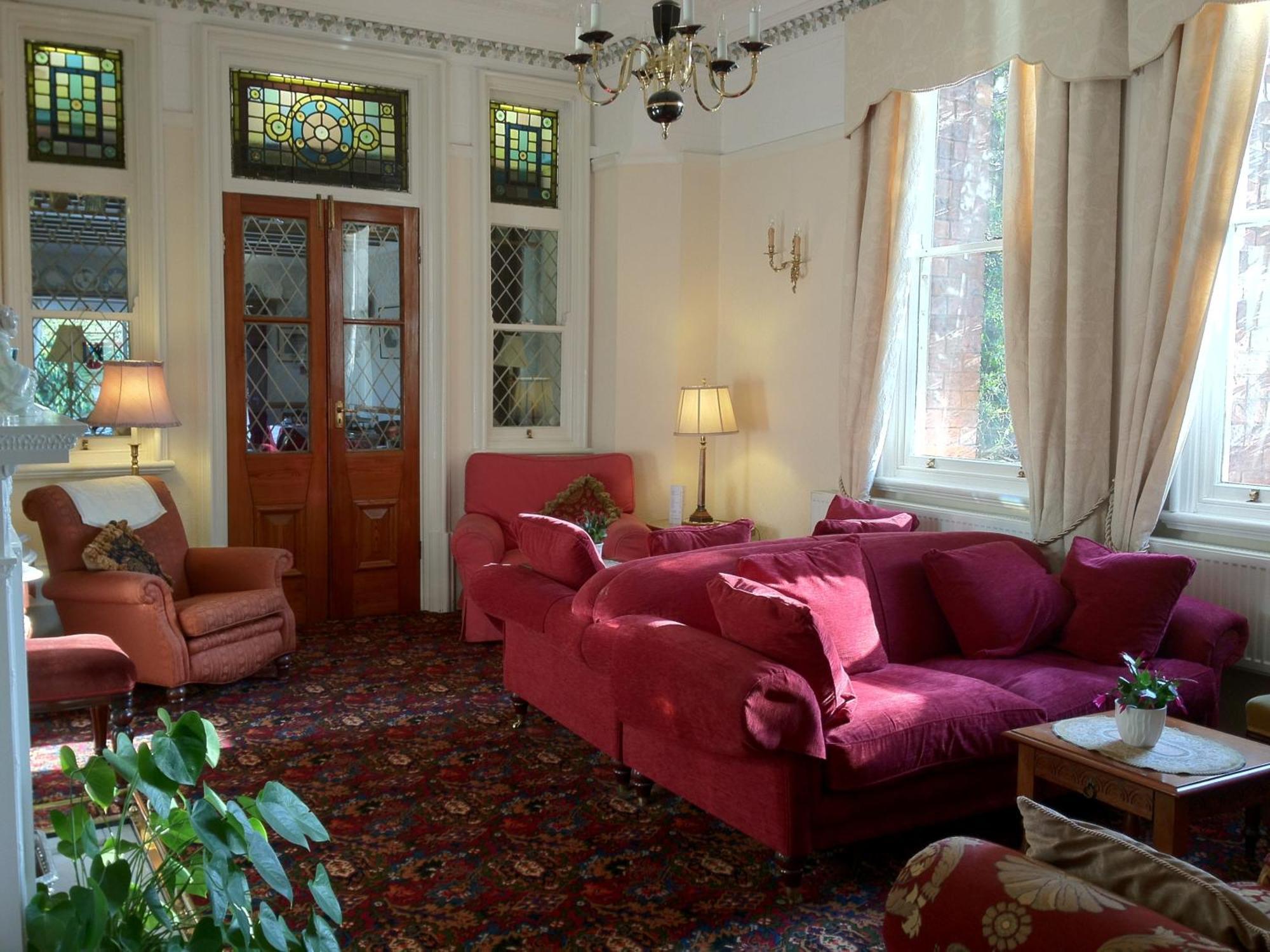 Ascot House — Photos 1